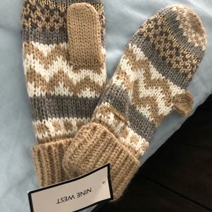 Brand new! New Nine West mittens